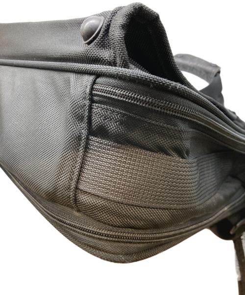 TUMI（トゥミ）TUMI (トゥミ) エクスパンダブルブリーフバッグ ブラックの古着・服飾アイテム