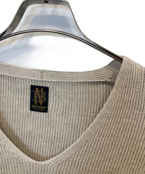 BATONER（バトナ―）BATONER (バトナ―) HIGHCOUNT LINEN Vネック BN-22SL-012 ベージュ サイズ:2の古着・服飾アイテム