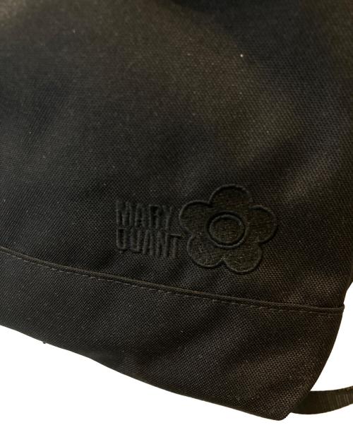 MARY QUANT（マリークヮント）MARY QUANT (マリークヮント) オールブラックシンプルロゴ リュック 223-814847-010-0 ブラック 未使用品の古着・服飾アイテム