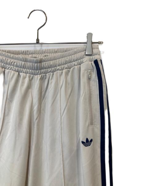adidas（アディダス）adidas (アディダス) CLASSIC TRACKPANT クラシックトラックパンツ アイボリー サイズ:Sの古着・服飾アイテム