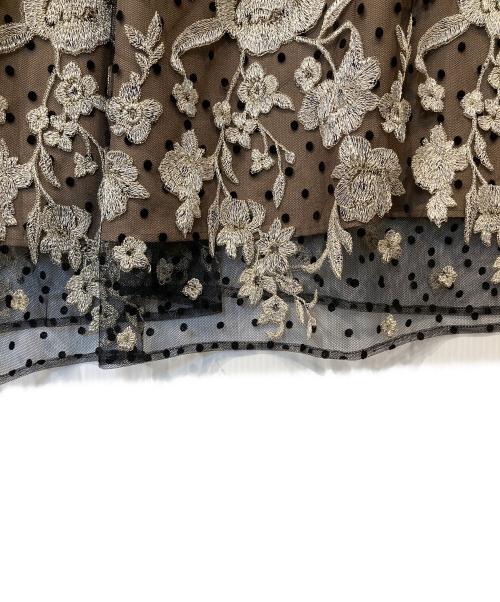 GRACE CONTINENTAL（（グレースコンチネンタル）GRACE CONTINENTAL (（グレースコンチネンタル) ドットフロッキー刺繍ワンピース ベージュ サイズ:38の古着・服飾アイテム