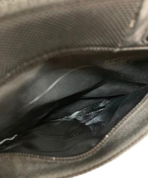 ZERO HALLIBURTON（ゼロ ハリバートン）ZERO HALLIBURTON (ゼロ ハリバートン) ショルダーバッグ ブラックの古着・服飾アイテム