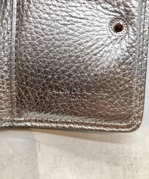 SALON DE ALFURD（サロン・ド・アルファード）SALON DE ALFURD (サロン・ド・アルファード) 3つ折り財布 シルバーの古着・服飾アイテム