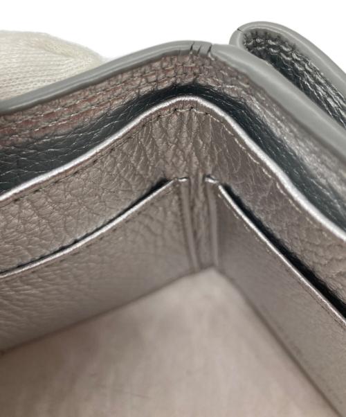 SALON DE ALFURD（サロン・ド・アルファード）SALON DE ALFURD (サロン・ド・アルファード) 3つ折り財布 シルバーの古着・服飾アイテム