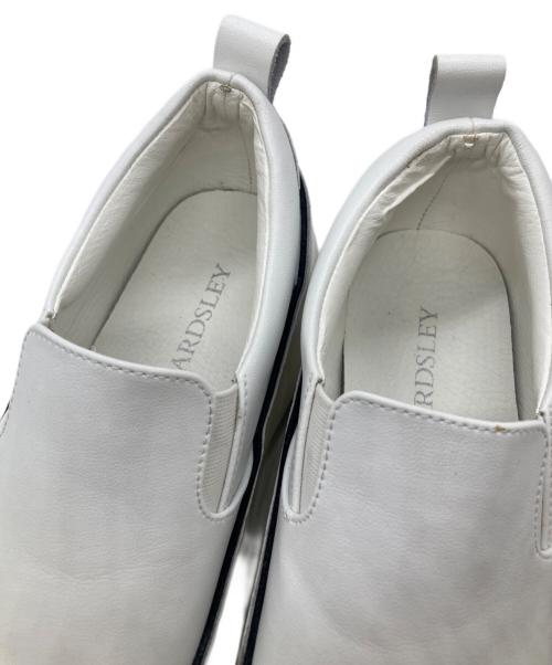 BEARDSLEY（ビアズリー）BEARDSLEY (ビアズリー) スリッポン アイボリー サイズ:24cmの古着・服飾アイテム