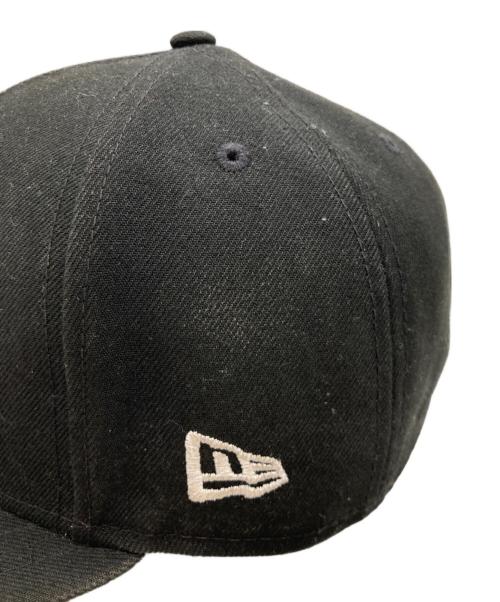 New Era（ニューエラ）New Era (ニューエラ) atmos (アトモス) キャップ ブラック サイズ:7 1/8の古着・服飾アイテム