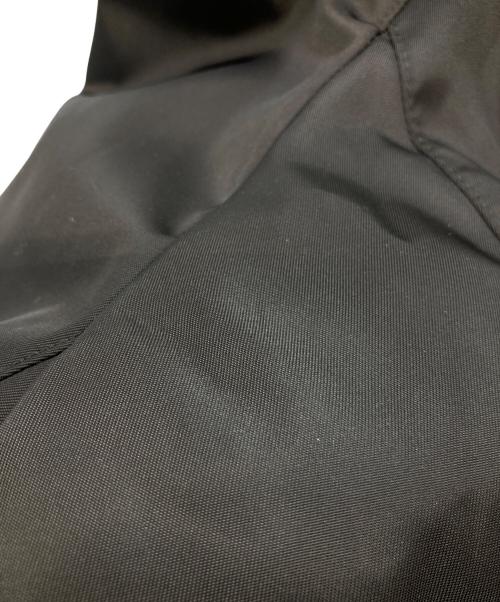 PRADA（プラダ）PRADA (プラダ) ナイロンパテッドステンカラーコート　UGY451 S142 ブラウン サイズ:48の古着・服飾アイテム