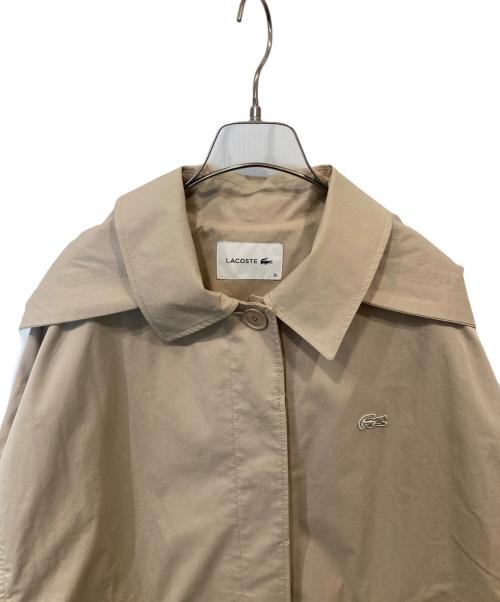 LACOSTE（ラコステ）LACOSTE (ラコステ) リラックスフィットステンカラーコート ベージュ サイズ:36の古着・服飾アイテム