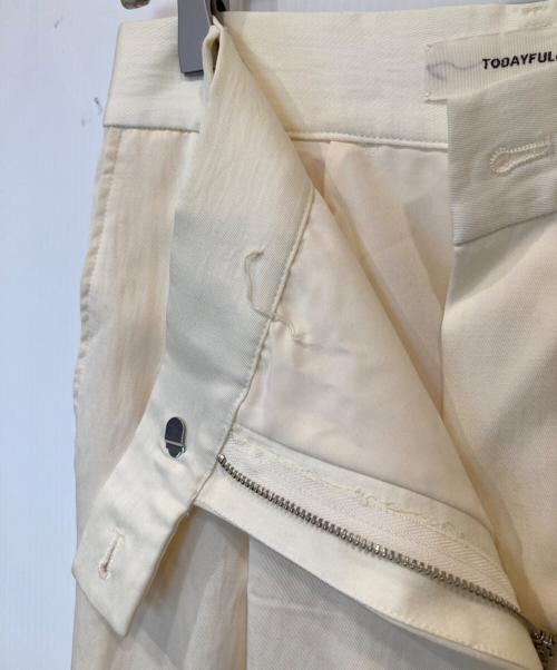 TODAYFUL（トゥデイフル）TODAYFUL (トゥデイフル) Asymmetry Twill Trousers（アシンメトリーツイルトラウザーズ）　12420708 アイボリー サイズ:38の古着・服飾アイテム