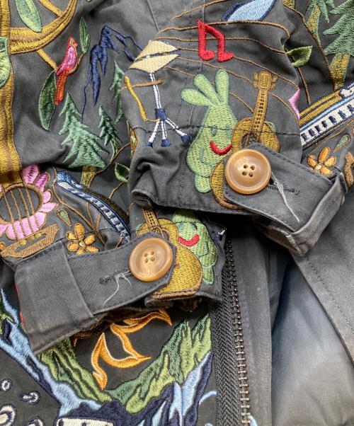 go slow caravan（ゴースローキャラバン）go slow caravan (ゴースローキャラバン) コードクロスパネル刺繍モッズコート 380243 ブラック サイズ:3の古着・服飾アイテム