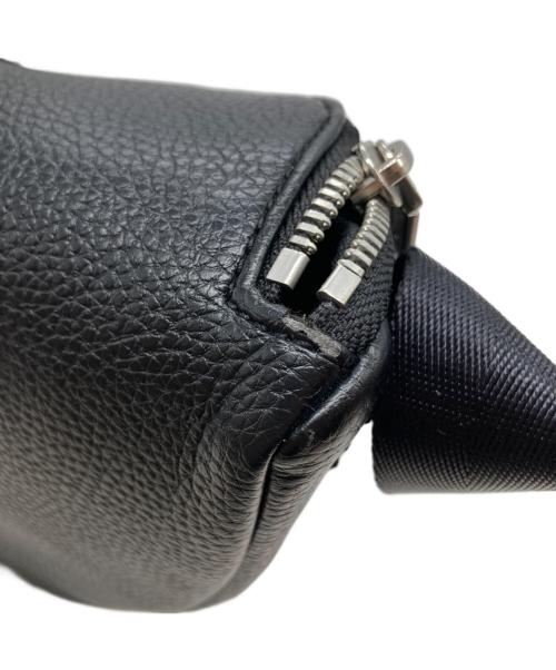 Calvin Klein（カルバンクライン）Calvin Klein (カルバンクライン) コネクテッド ラウンド クロスボディバッグ 	DH3405 ブラックの古着・服飾アイテム