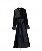 HAREハレ）の古着「アシンメトリー配色プリーツワンピース　HAL07103AK」｜ブラック×グレー