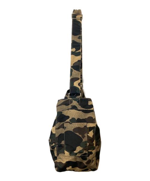 A BATHING APE（ア ベイシング エイプ）A BATHING APE (ア ベイシング エイプ) カモフラージュ メッセンジャーバッグ 001BAL701001M カーキの古着・服飾アイテム