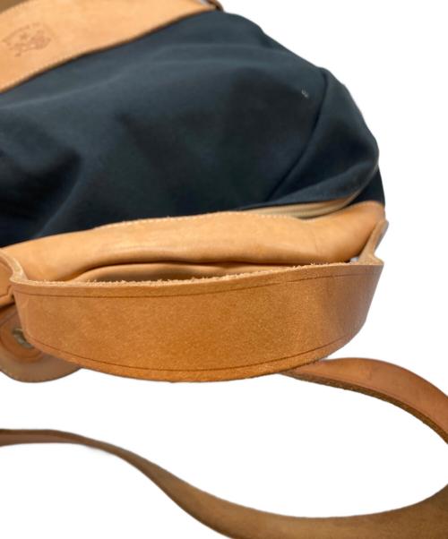 IL BISONTE（イル ビゾンテ）IL BISONTE (イル ビゾンテ) バックパック 54242309226 ブラック×ブラウンの古着・服飾アイテム