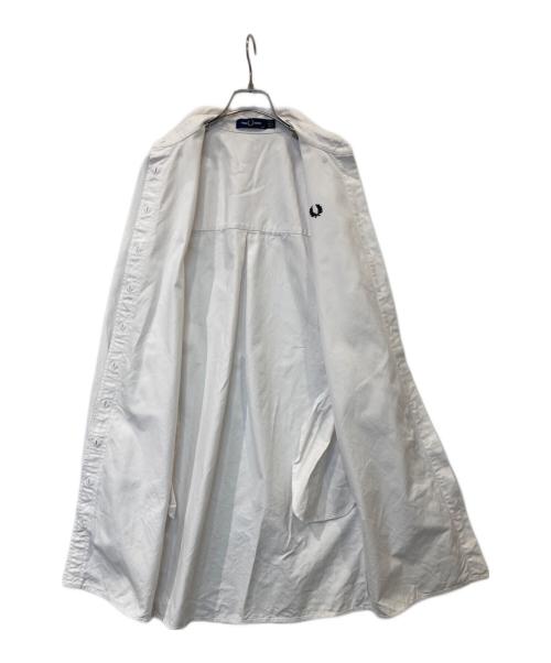 FRED PERRY（フレッドペリー）FRED PERRY (フレッドペリー) シャツワンピース d4158/129/00715/401 ホワイト サイズ:UK8の古着・服飾アイテム