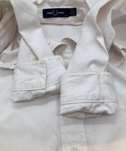FRED PERRY（フレッドペリー）FRED PERRY (フレッドペリー) シャツワンピース d4158/129/00715/401 ホワイト サイズ:UK8の古着・服飾アイテム