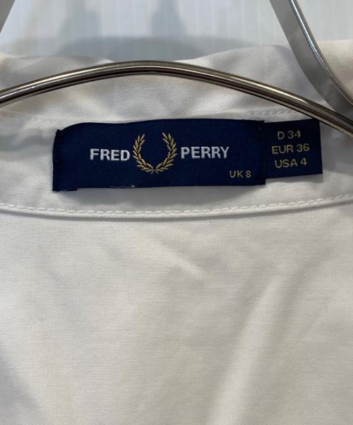 FRED PERRY（フレッドペリー）FRED PERRY (フレッドペリー) シャツワンピース d4158/129/00715/401 ホワイト サイズ:UK8の古着・服飾アイテム