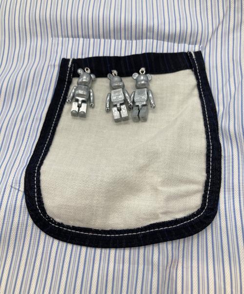 COMME des GARCONS HOMME PLUS（コムデギャルソンオムプリュス）COMME des GARCONS HOMME PLUS (コムデギャルソンオムプリュス) ベアブリック付ストライプシャツ　PE-B019 ブルー サイズ:Mの古着・服飾アイテム