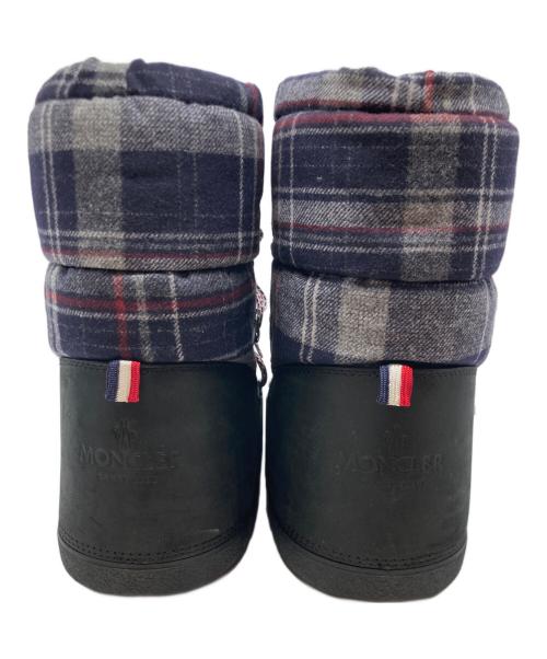 MONCLER（モンクレール）MONCLER (モンクレール) チェック柄スノーブーツ ネイビー サイズ:42の古着・服飾アイテム