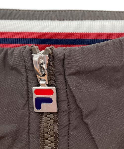 FILA（フィラ）FILA (フィラ) ヘリテージ 撥水加工 ジップアップ ナイロンジャケット　FM9459 ブラウン×イエロー サイズ:XLの古着・服飾アイテム