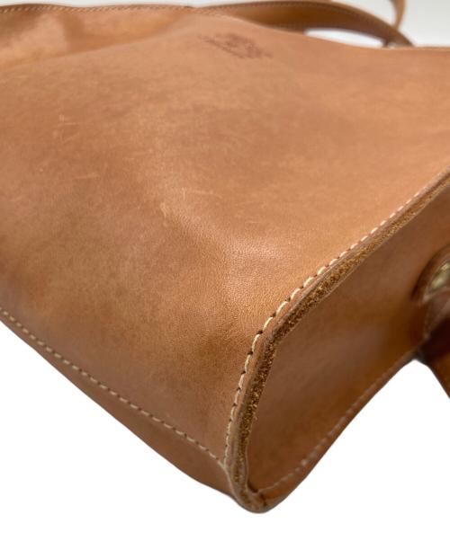 IL BISONTE（イル ビゾンテ）IL BISONTE (イル ビゾンテ) アーチトップショルダーバッグ ブラウンの古着・服飾アイテム
