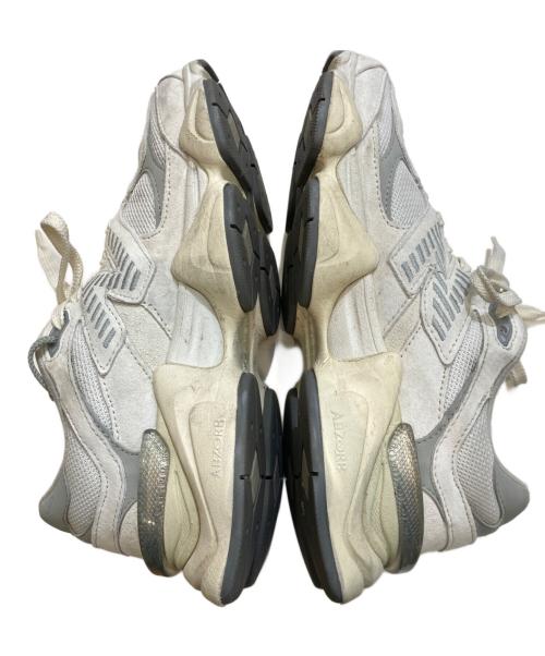 NEW BALANCE（ニューバランス）NEW BALANCE (ニューバランス) スニーカー U9060ECA グレー×アイボリー サイズ:23.5cmの古着・服飾アイテム