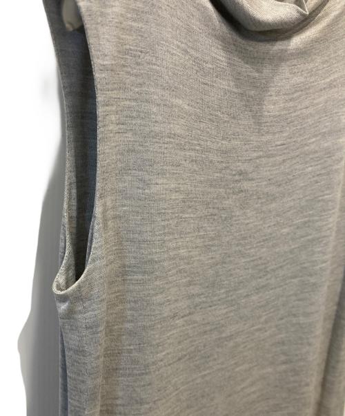 HERMES（エルメス）HERMES (エルメス) シルクノースリーブワンピース グレー サイズ:34の古着・服飾アイテム