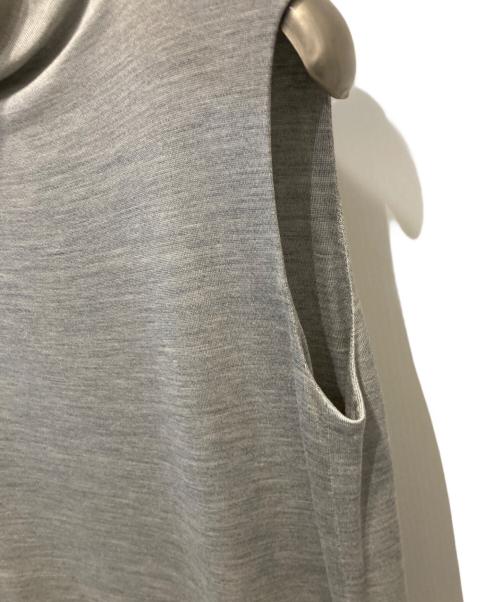 HERMES（エルメス）HERMES (エルメス) シルクノースリーブワンピース グレー サイズ:34の古着・服飾アイテム