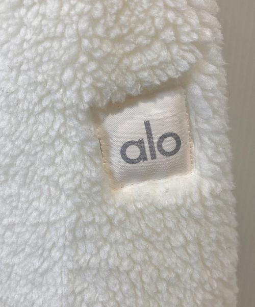 alo yoga（アローヨガ）alo yoga (アローヨガ) フォクシーシェルパジャケット アイボリー サイズ:Sの古着・服飾アイテム
