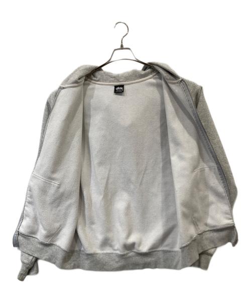 stussy（ステューシー）stussy (ステューシー) ベーシックロゴプリントジップパーカー グレー サイズ:Mの古着・服飾アイテム
