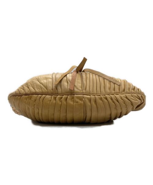 GIORGIO ARMANI（ジョルジョアルマーニ）GIORGIO ARMANI (ジョルジョアルマーニ) ハンドバッグ 577932 ベージュの古着・服飾アイテム