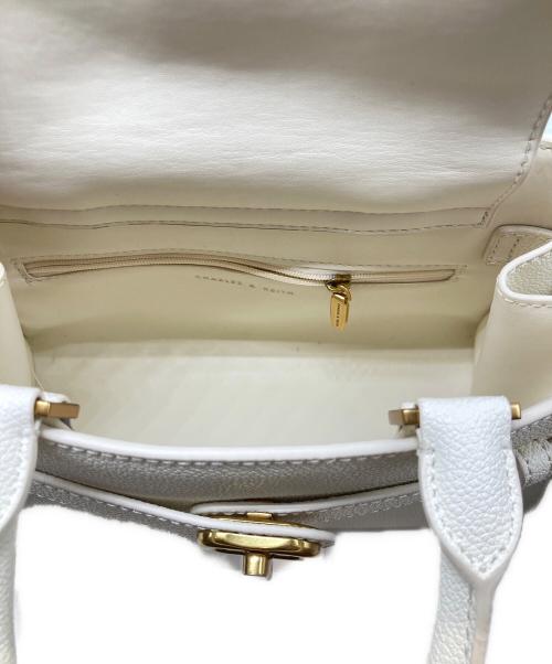 CHARLES & KEITH（チャールズアンドキース）CHARLES & KEITH (チャールズアンドキース) Aubrielle 2WAYハンドバッグ ホワイト サイズ:FREEの古着・服飾アイテム