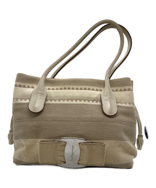 Salvatore Ferragamo（サルヴァトーレ フェラガモ）Salvatore Ferragamo (サルヴァトーレ フェラガモ) ハンドバッグ　AU-21/8493 アイボリー サイズ:FREEの古着・服飾アイテム