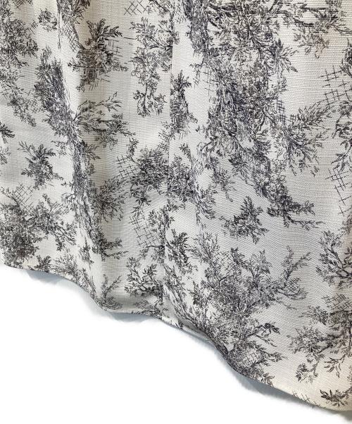 Snidel（スナイデル）Snidel (スナイデル) ラッフルボレロパイピングワンピース　SWFO242005 ホワイトの古着・服飾アイテム