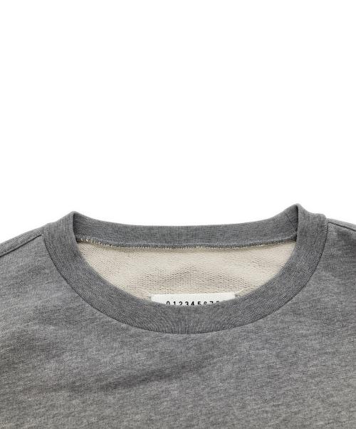 Maison Margiela（メゾンマルジェラ）Maison Margiela (メゾンマルジェラ) カウレザーエルボーパッチスウェットプルオーバー S50GU0090 S25368 グレー サイズ:50の古着・服飾アイテム
