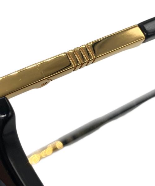 THOM BROWNE. NEW YORK（トムブラウン ニューヨーク）THOM BROWNE. NEW YORK (トムブラウン ニューヨーク) サングラス TB-506-A-BLK-GOLD-56 ブラック サイズ:SIZE 56□18 137の古着・服飾アイテム