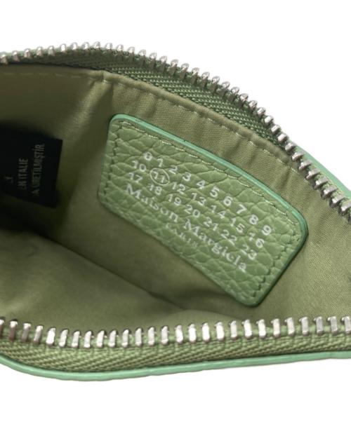 Maison Margiela（メゾンマルジェラ）Maison Margiela (メゾンマルジェラ) 4ステッチ フラグメントケース S56UI0143 P0399　S56UI0143 P0399 ライトグリーンの古着・服飾アイテム