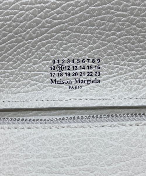 Maison Margiela（メゾンマルジェラ）Maison Margiela (メゾンマルジェラ) 4ステッチ チェーンウォレット SA3UI0008 P4455　SA3UI0008 P4455 ホワイト サイズ:UNIの古着・服飾アイテム