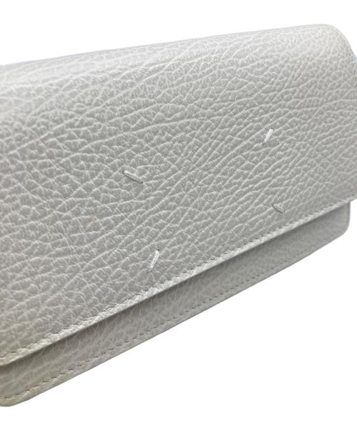 Maison Margiela（メゾンマルジェラ）Maison Margiela (メゾンマルジェラ) 4ステッチ チェーンウォレット SA3UI0008 P4455　SA3UI0008 P4455 ホワイト サイズ:UNIの古着・服飾アイテム