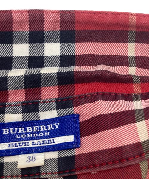 BURBERRY BLUE LABEL（バーバリー ブルー レーベル）BURBERRY BLUE LABEL (バーバリー ブルー レーベル) ノースリーブシャツワンピース FM537-234 レッド サイズ:38の古着・服飾アイテム