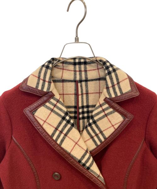 BURBERRY BLUE LABEL（バーバリー ブルー レーベル）BURBERRY BLUE LABEL (バーバリー ブルー レーベル) ダブルハーフコート　FNF25-806 レッド サイズ:38の古着・服飾アイテム