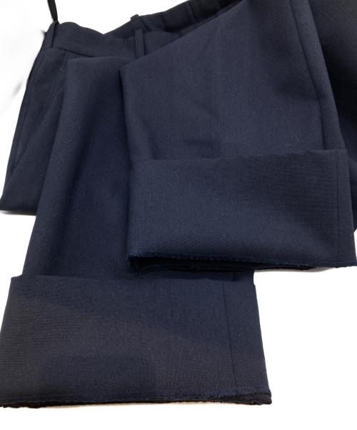 HEUGN（ユーゲン）HEUGN (ユーゲン) Freddie ウールソリッド2インプリーツテーパードパンツ TROUSER 014 ネイビー サイズ:2の古着・服飾アイテム