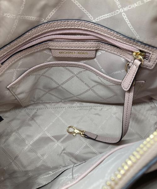 MICHAEL KORS（マイケルコース）MICHAEL KORS (マイケルコース) マーサー・ベルテッド・サッチェル　30S9GM9S2T ピンクベージュの古着・服飾アイテム