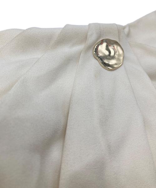 Snidel（スナイデル）Snidel (スナイデル) タックタイトスカート アイボリーの古着・服飾アイテム