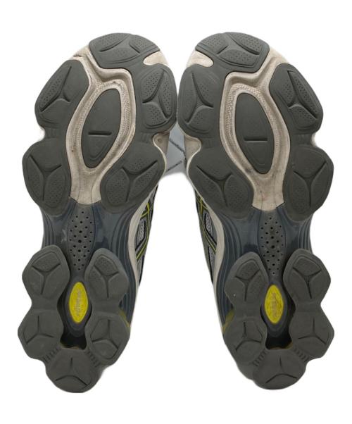 asics（アシックス）asics (アシックス) GEL-KINETIC FLUENT 1203A591 シルバー サイズ:25.5cmの古着・服飾アイテム