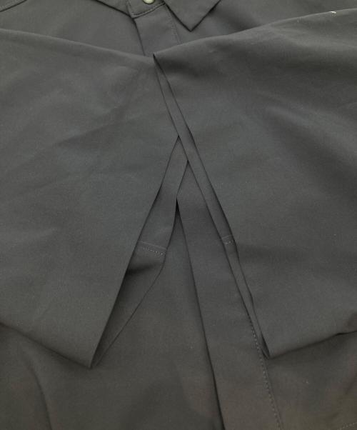 ARC'TERYX（アークテリクス）ARC'TERYX (アークテリクス) SKYLINE SS SHIRT スカイライン ショートスリーブ シャツ X000007436-141798 ネイビー サイズ:Lの古着・服飾アイテム