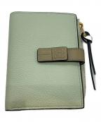 LOEWEロエベ）の古着「バーティカル ウォレット スモール 102340」｜グリーン
