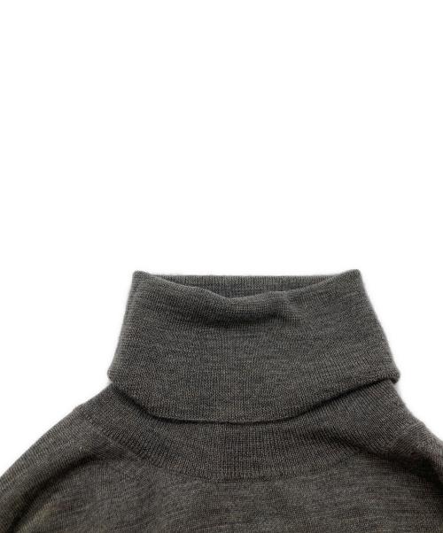 Spick and Span（スピック＆スパン）Spick and Span (スピック＆スパン) 18Gタートルネックプルオーバー 25080200568040 グレー サイズ:FREEの古着・服飾アイテム