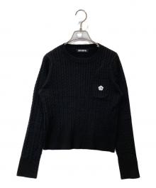 MARY QUANT（マリークヮント）の古着「デイジーワンポイントケーブルニット　224-703705」｜ブラック
