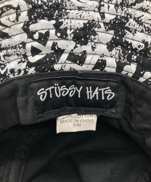 stussy（ステューシー）stussy (ステューシー) グラフィックバケットハット ホワイト×ブラックの古着・服飾アイテム